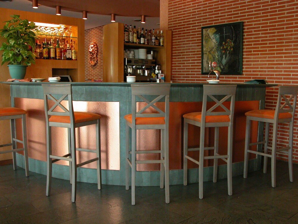 Hotel Bar