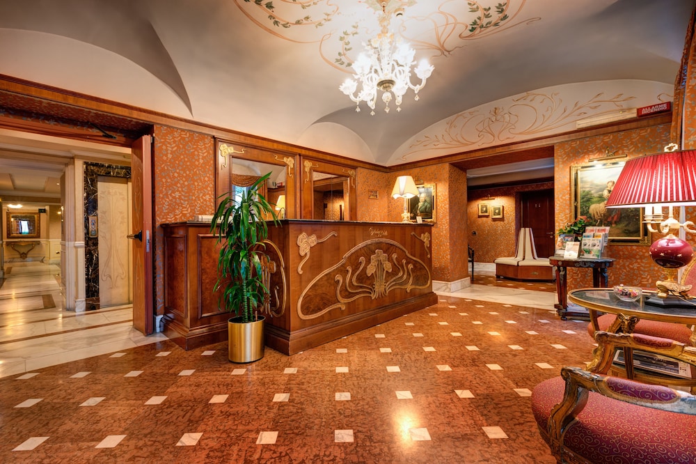 Concierge Desk