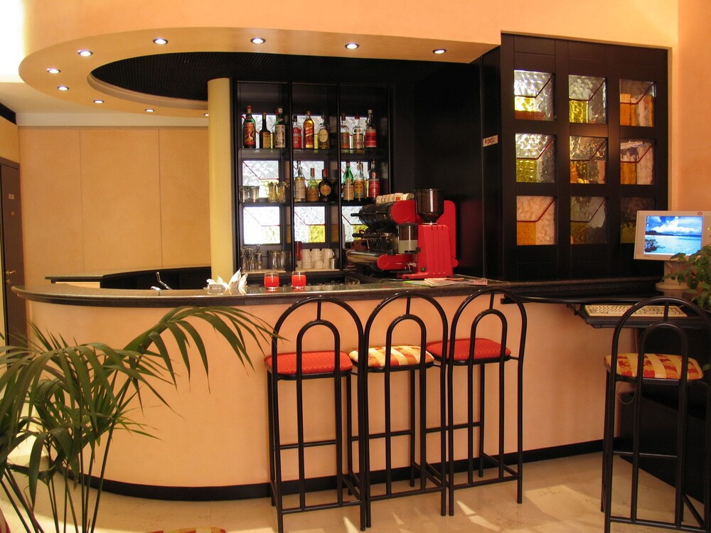 Hotel Bar