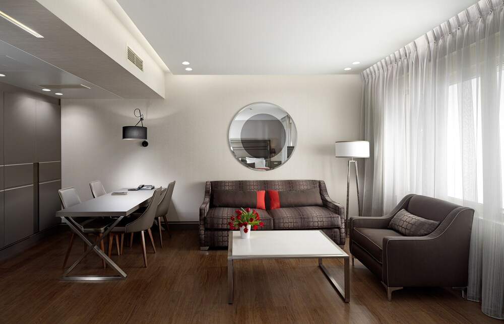 Junior Suite - Living Room