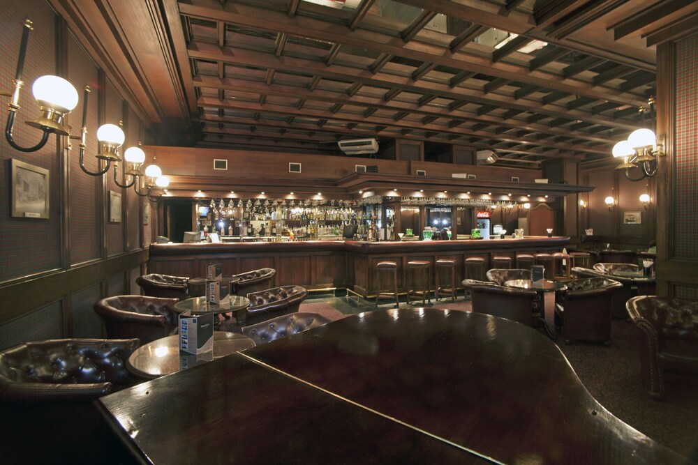 Hotel Bar