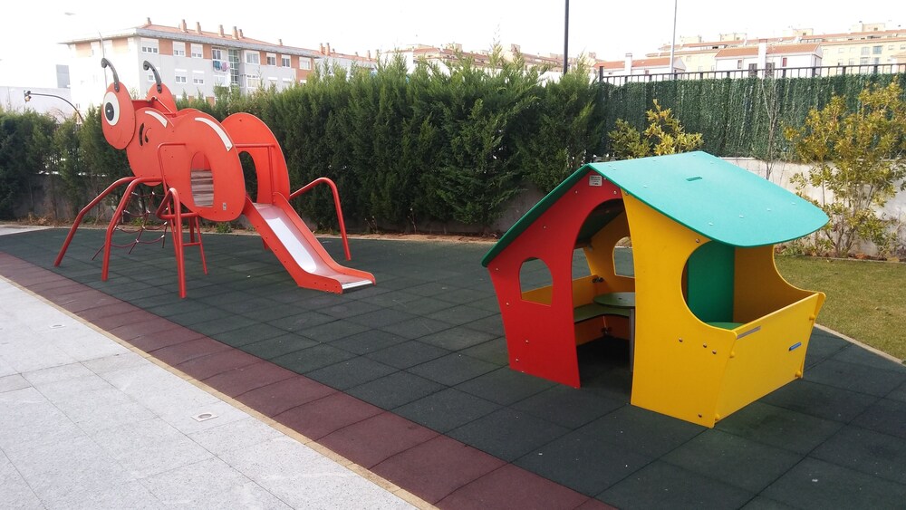 Zona de juegos infantil al aire libre