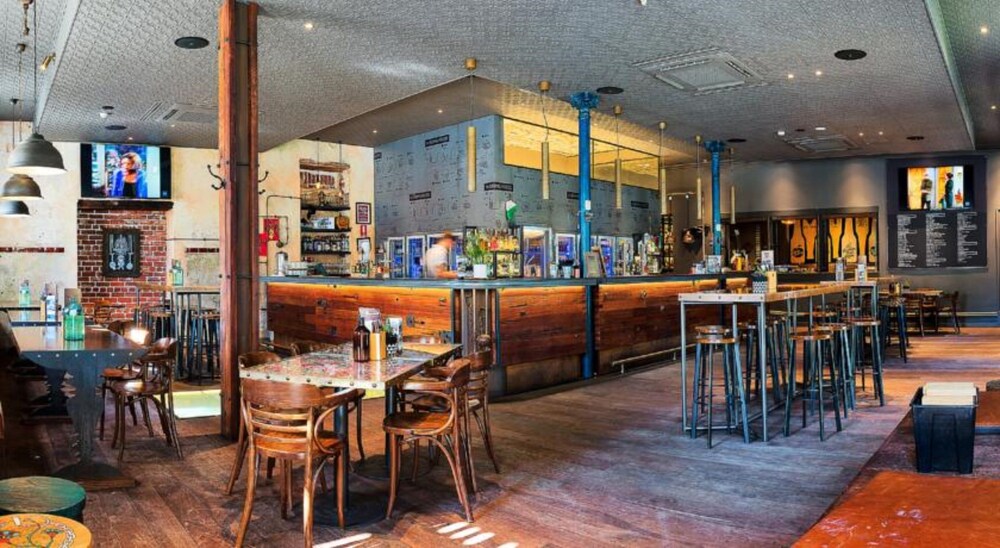 Hotel Bar