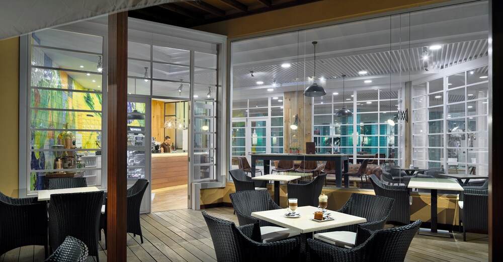 Cafe