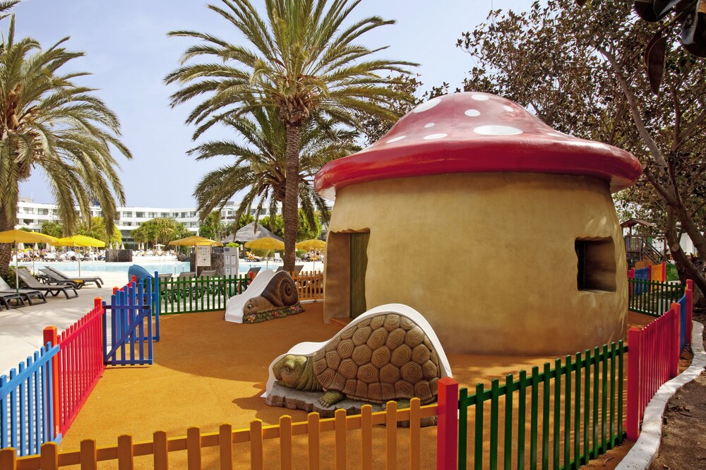 Childrens Play Area - Outdoor