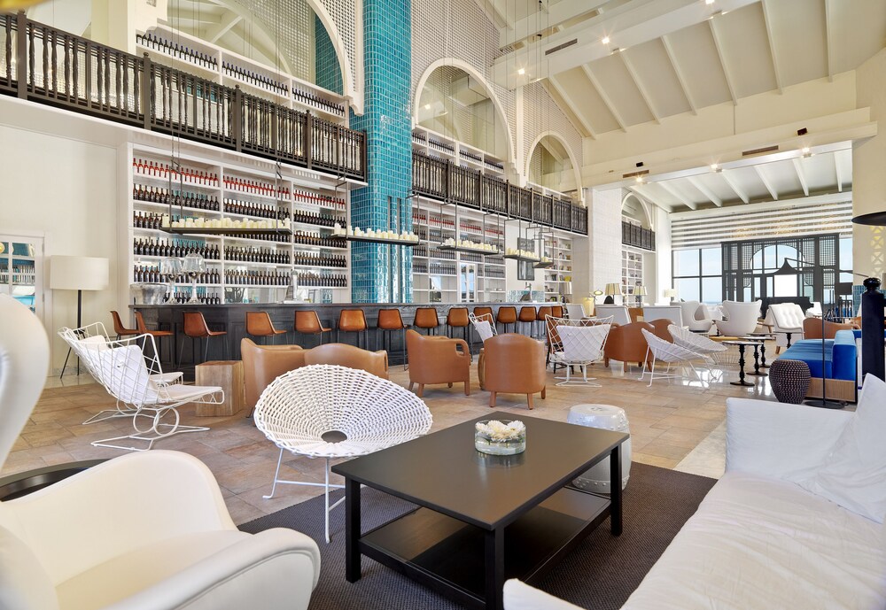 Hotel Lounge