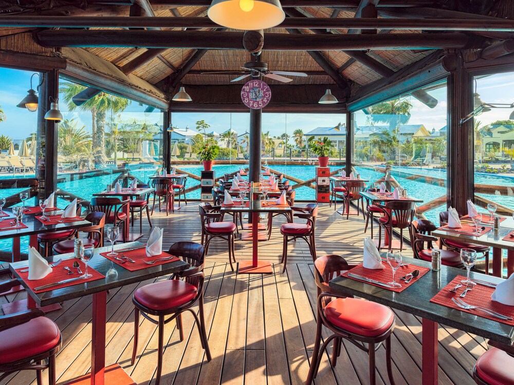 Bar a bordo piscina