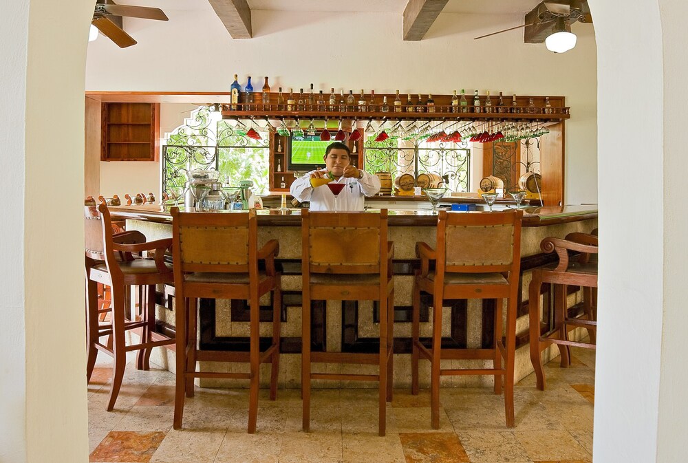 Hotel Bar