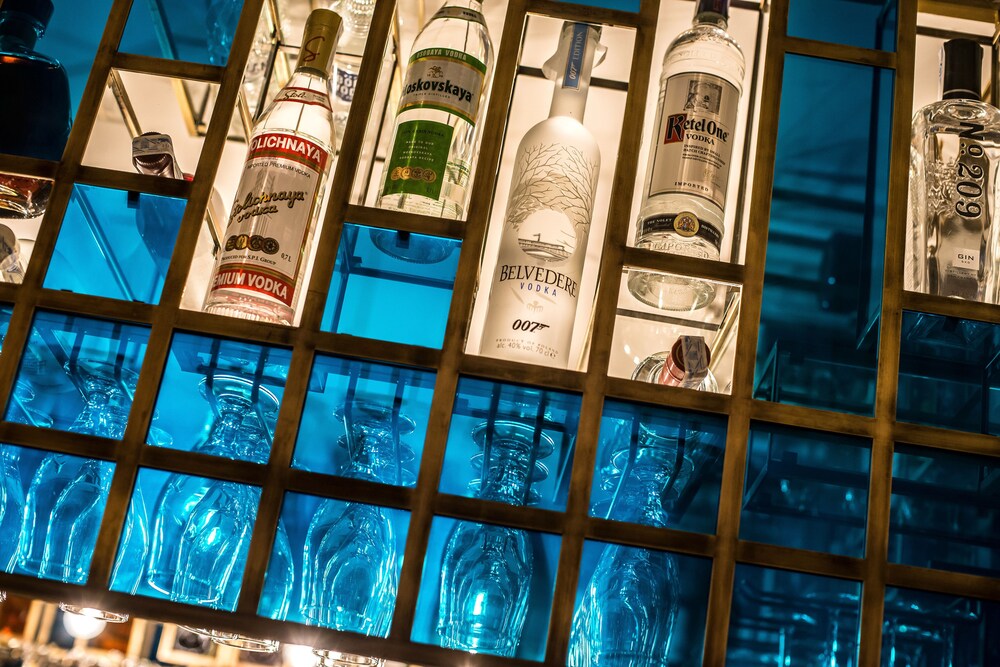 Hotel Bar
