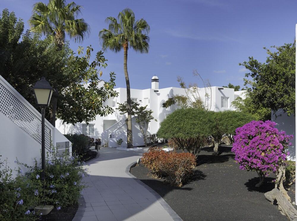Jardines del establecimiento
