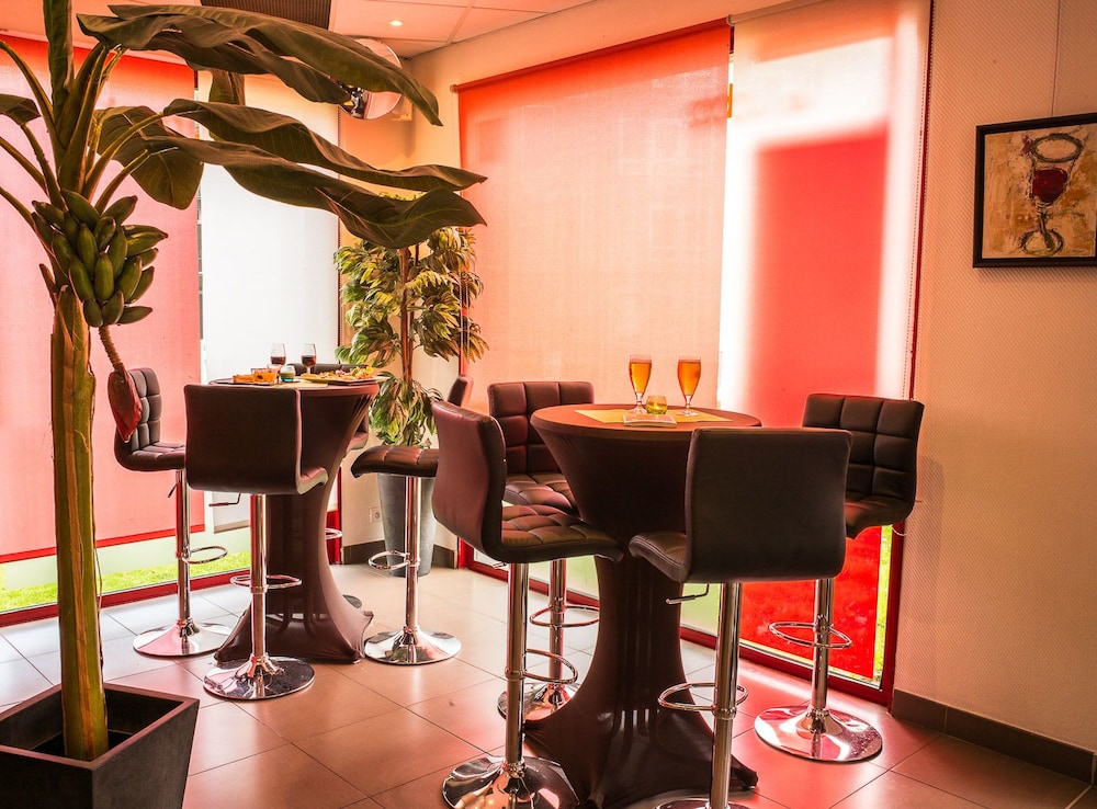 Hotel Bar