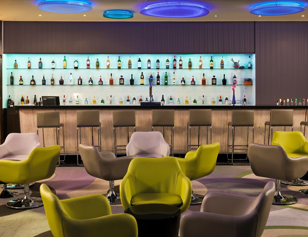 Hotel Bar