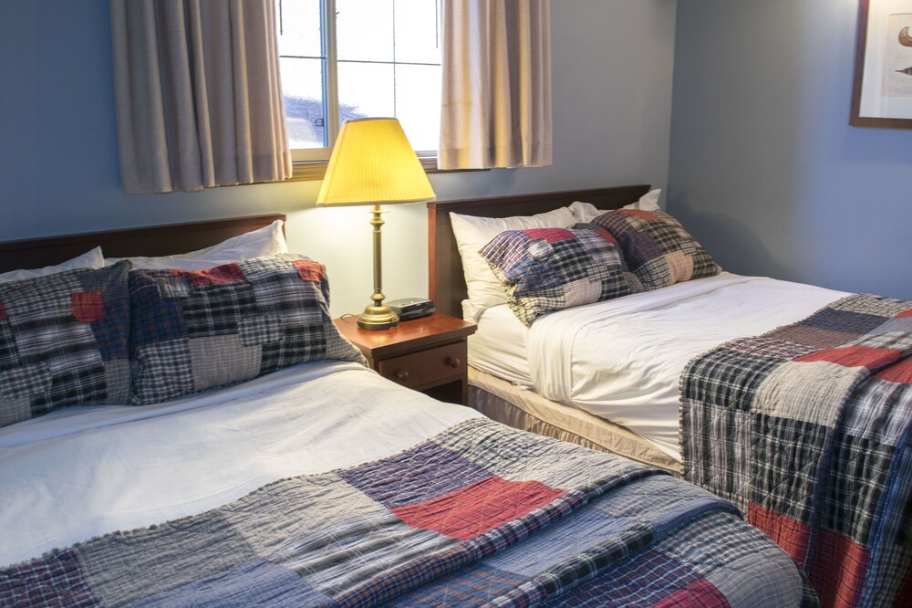 Two Bedroom Luxury Chalets - Guestroom