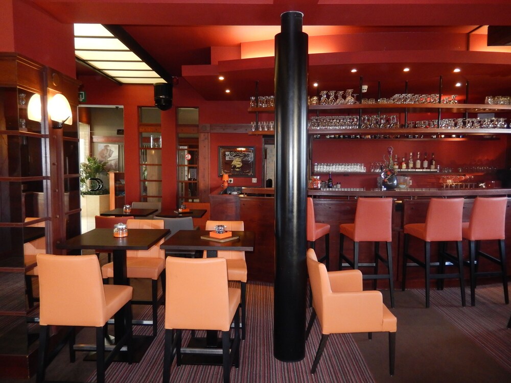Hotel Lounge
