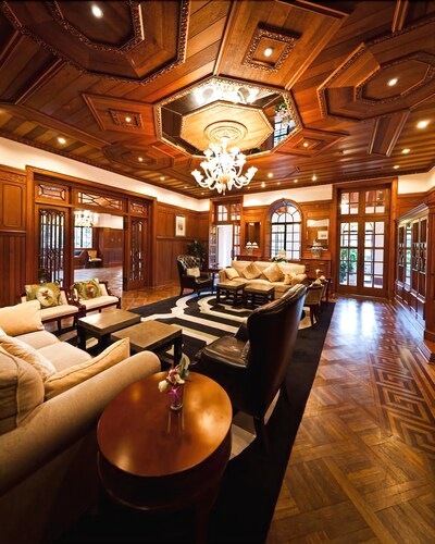 Hotel Lounge