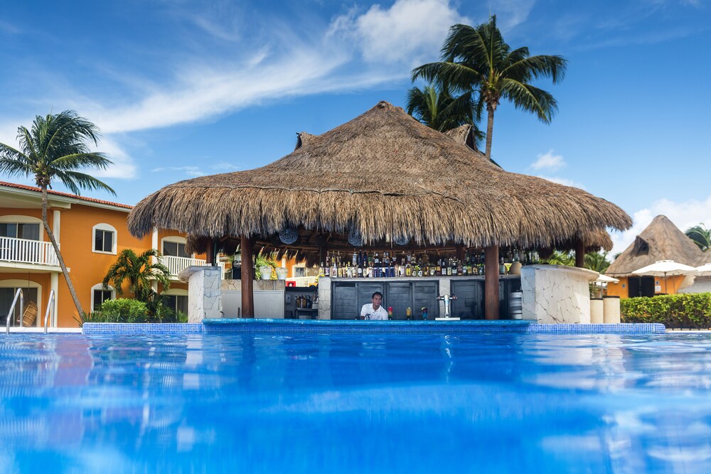 Poolside Bar
