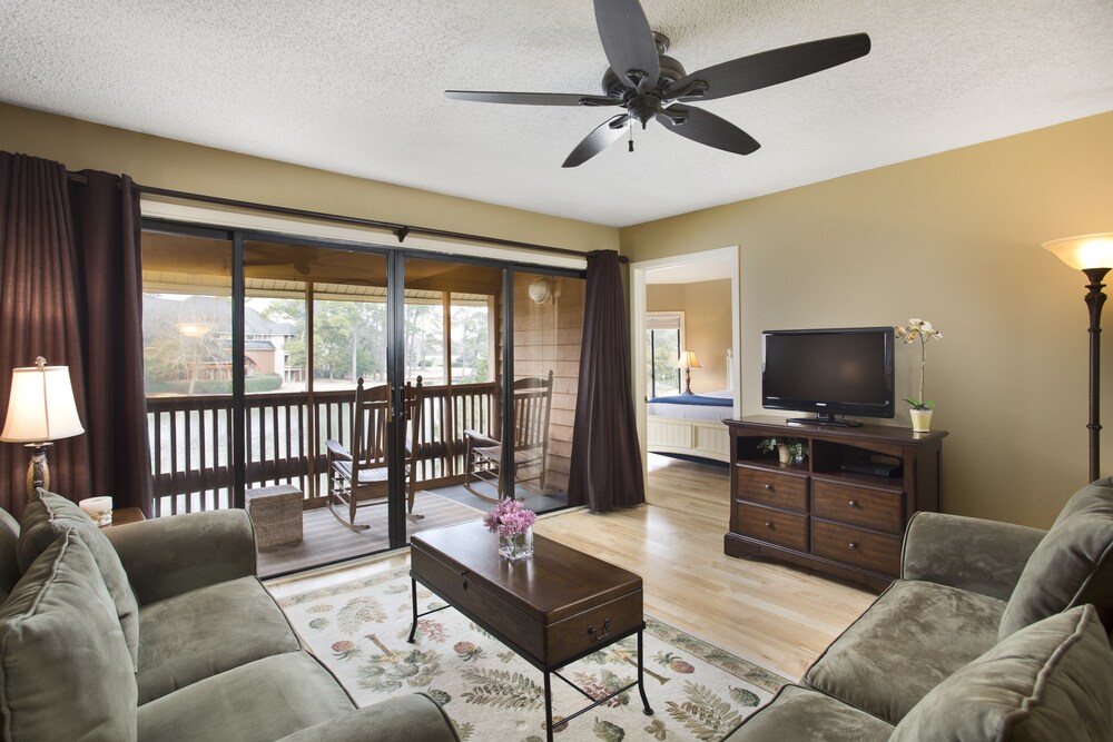 Room, Kingston Plantation Condos