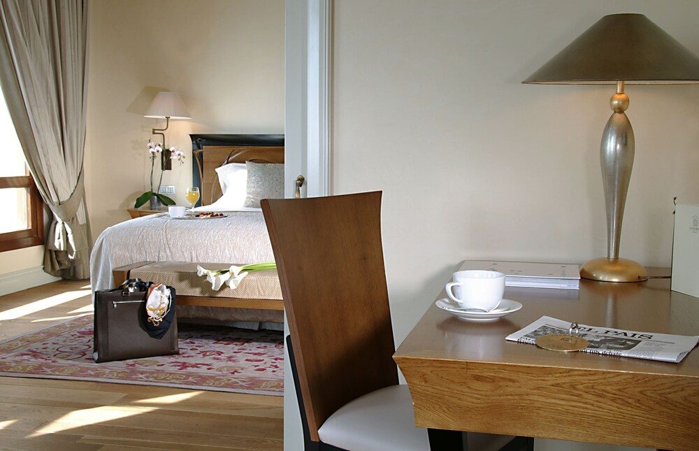 In-Room Business Center
