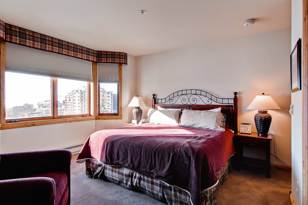 3 Bed/3 Bath Creekside Slopeside Condo - Guestroom