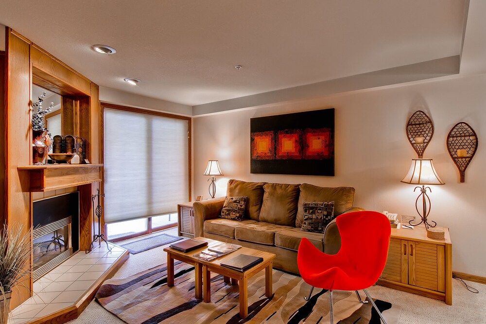 1 Bedroom/1 Bath Plaza Condo - Living Room