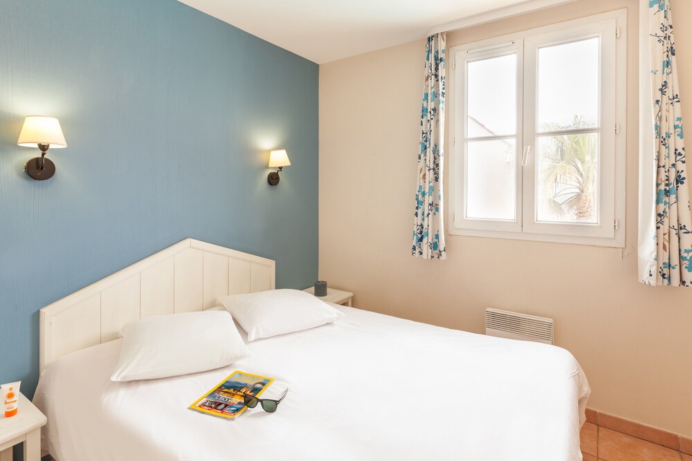 Standard 1/2 Bedroom Apartment for 5/6 people - Guestroom