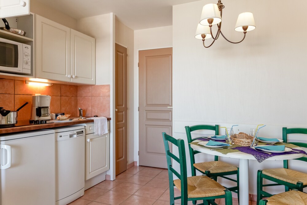 Standard 1 Bedroom Apartment for 4 people - Living Area