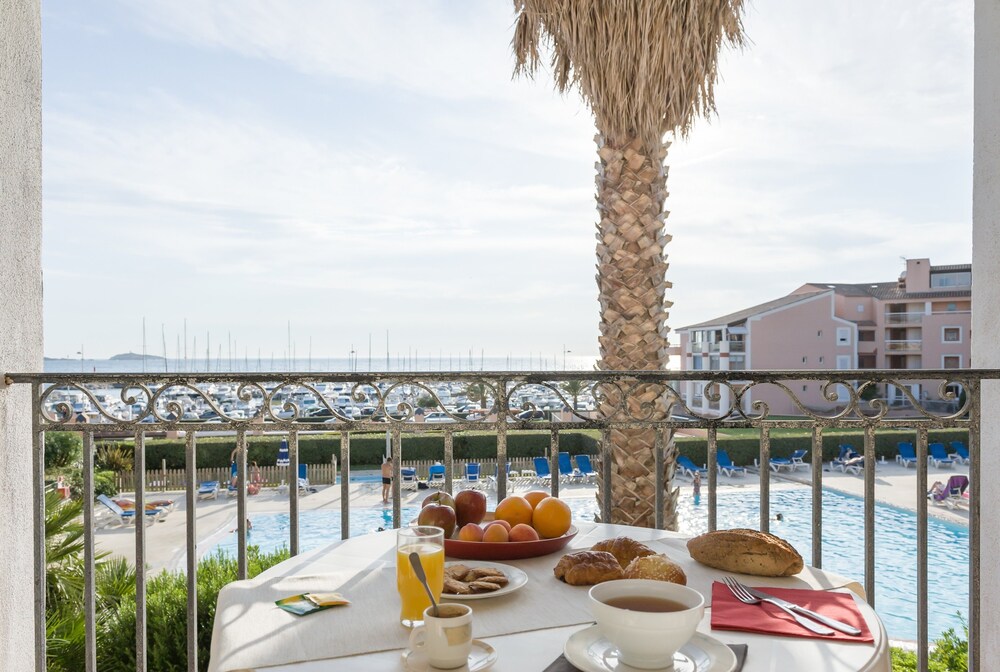 Standard 1 Bedroom Apartment for 4/5 people - Balcony