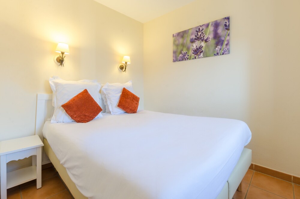Superior 1/2 Bedroom Apartment for 5/6 people - Guestroom