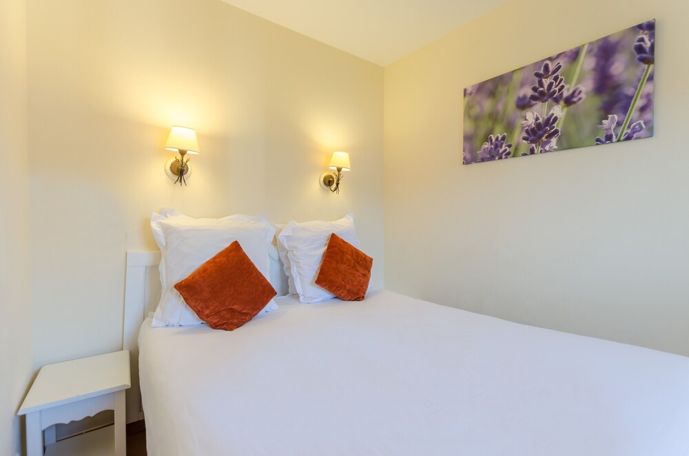 Superior 1/2 Bedroom Apartment for 5/6 people - Guestroom