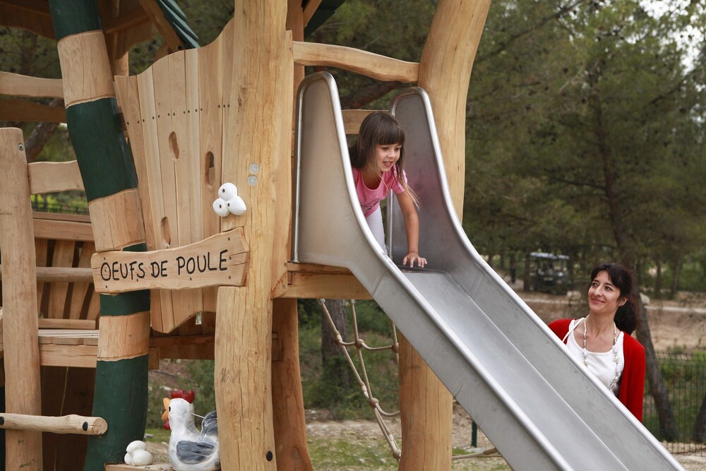 Childrens Play Area - Outdoor
