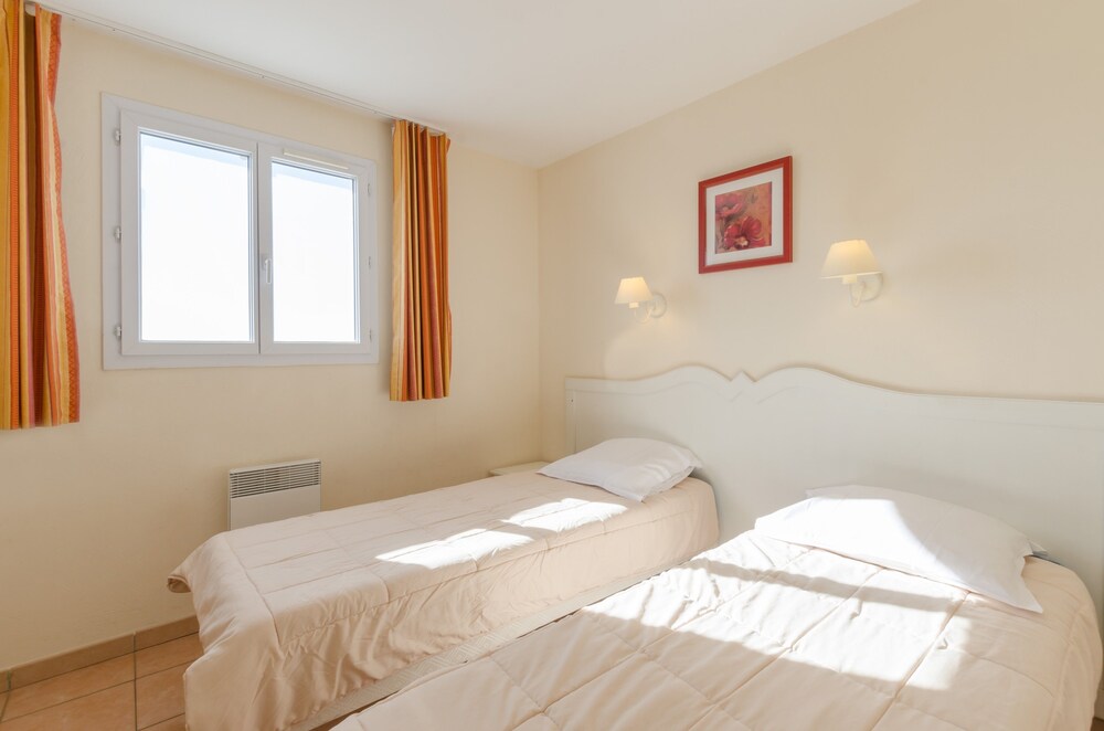 Standard 1 Bedroom Apartment for 4 people - Guestroom