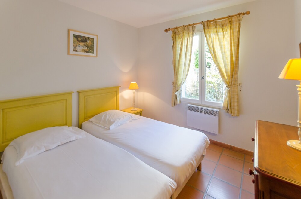 Villa, 4 bedrooms, for 8 pers, Private Pool - Guestroom