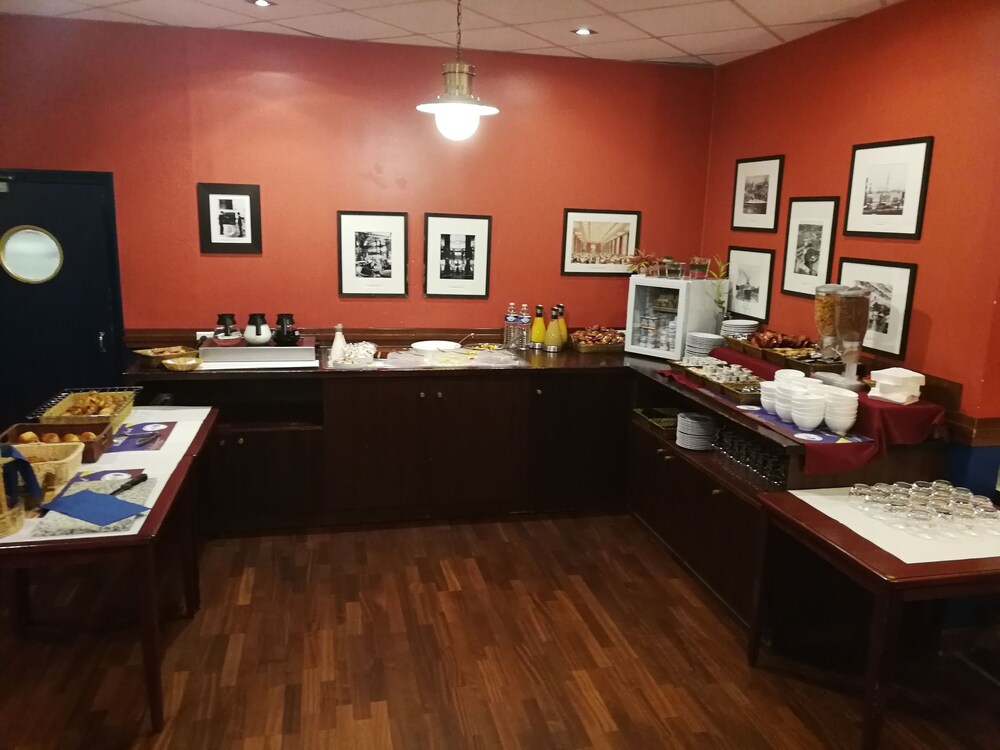 Salle de petit-déjeuner