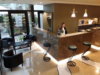 Hotel Bar