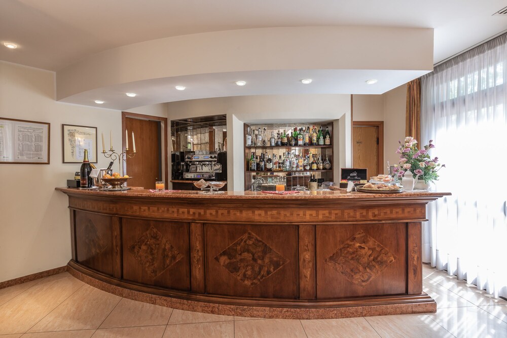 Hotel Bar