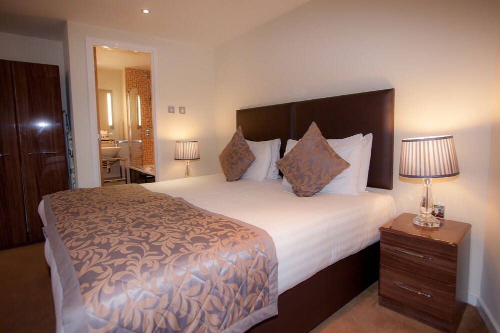 Quadruple Executive Apartment - Guestroom