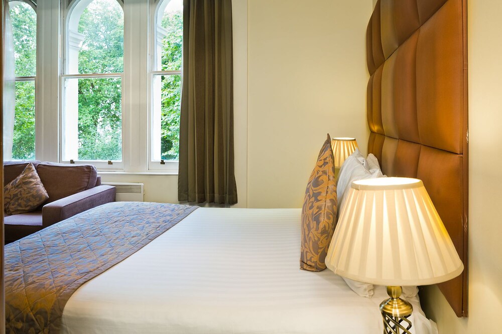 Quadruple Executive Apartment - Guestroom