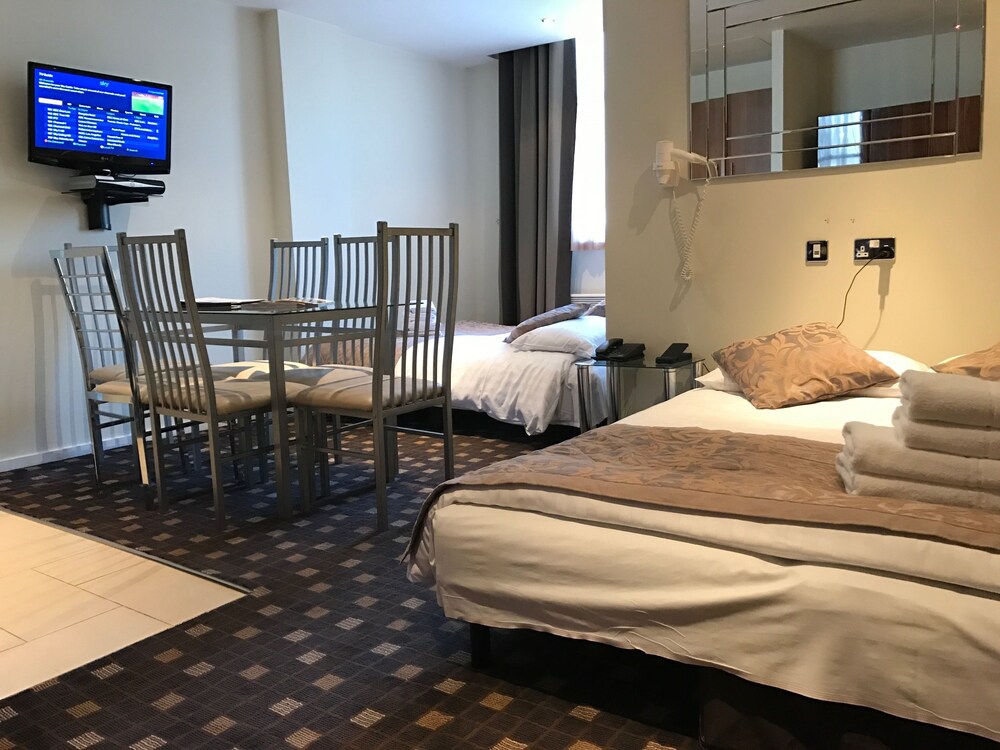 Family Apartment sleeps 6 - Guestroom