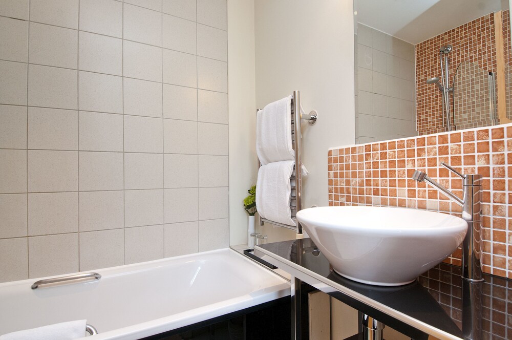 Executive Studio, 1 Double or 2 Twin Beds - Bathroom