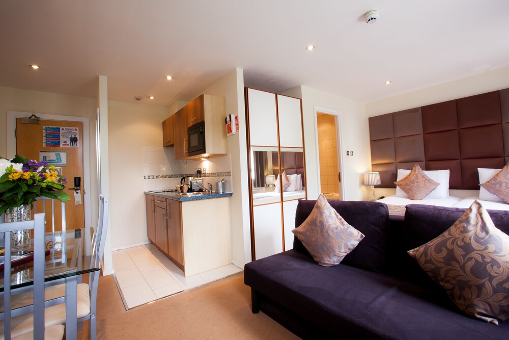 Executive Quadruple Studio - Guestroom