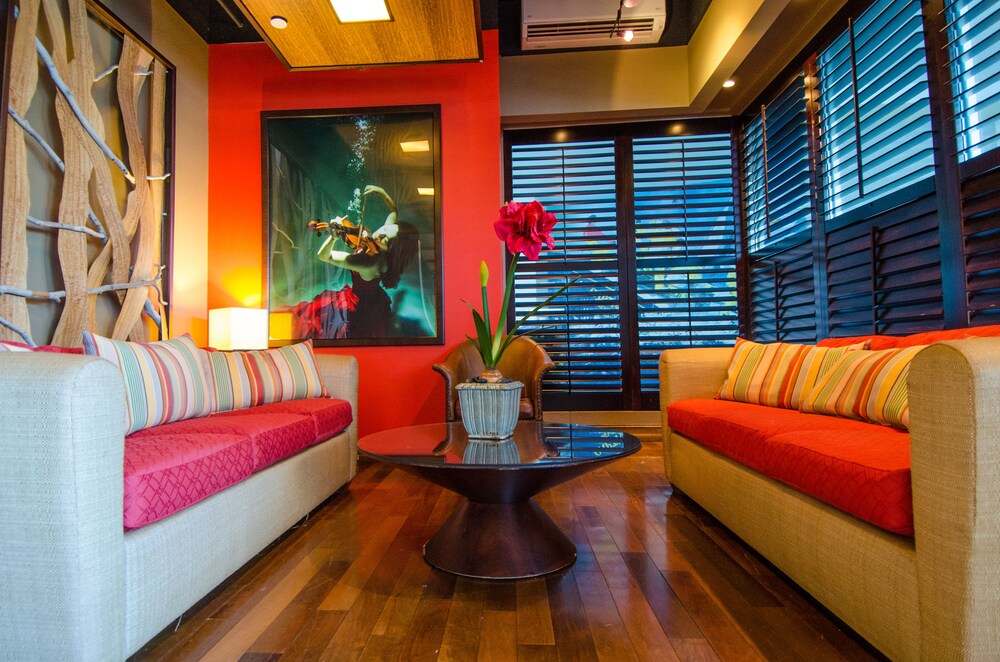 Hotel Lounge