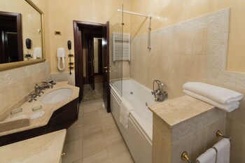 Jetted Tub