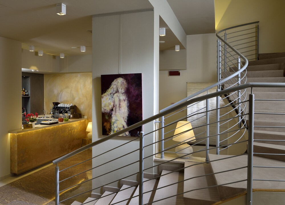 Hotel Lounge