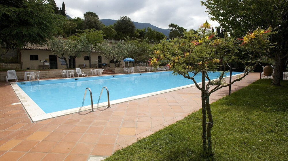 Piscina all'aperto