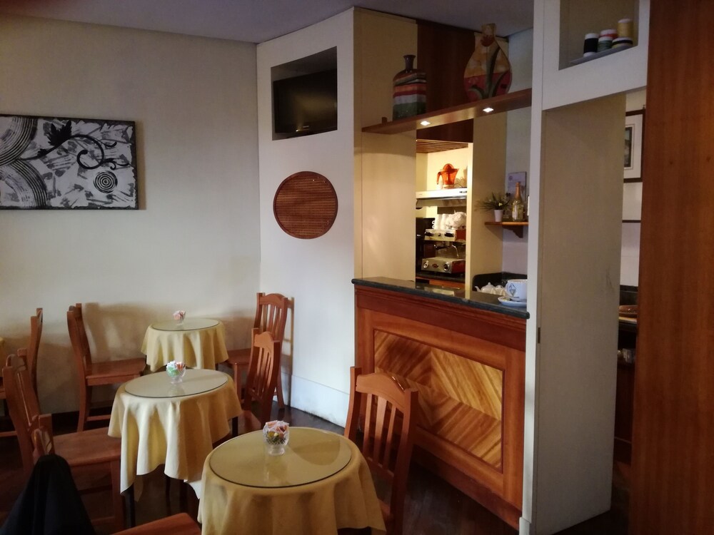 Hotel Bar