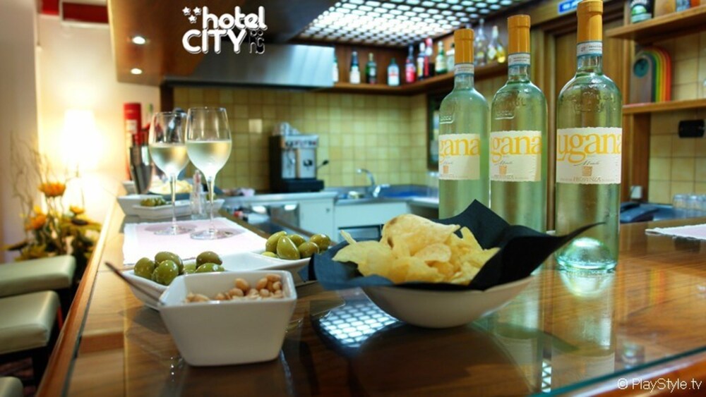 Hotel Bar