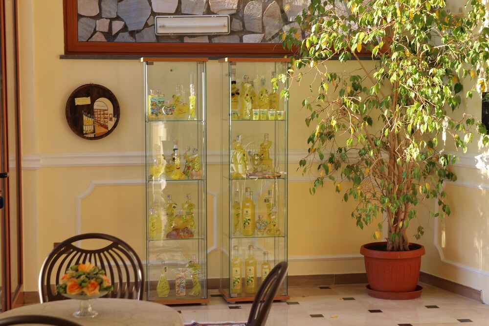 Hotel Bar