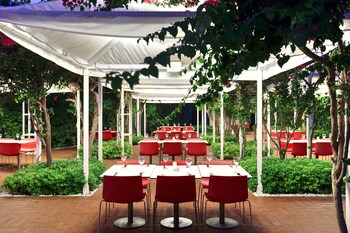 Food Court