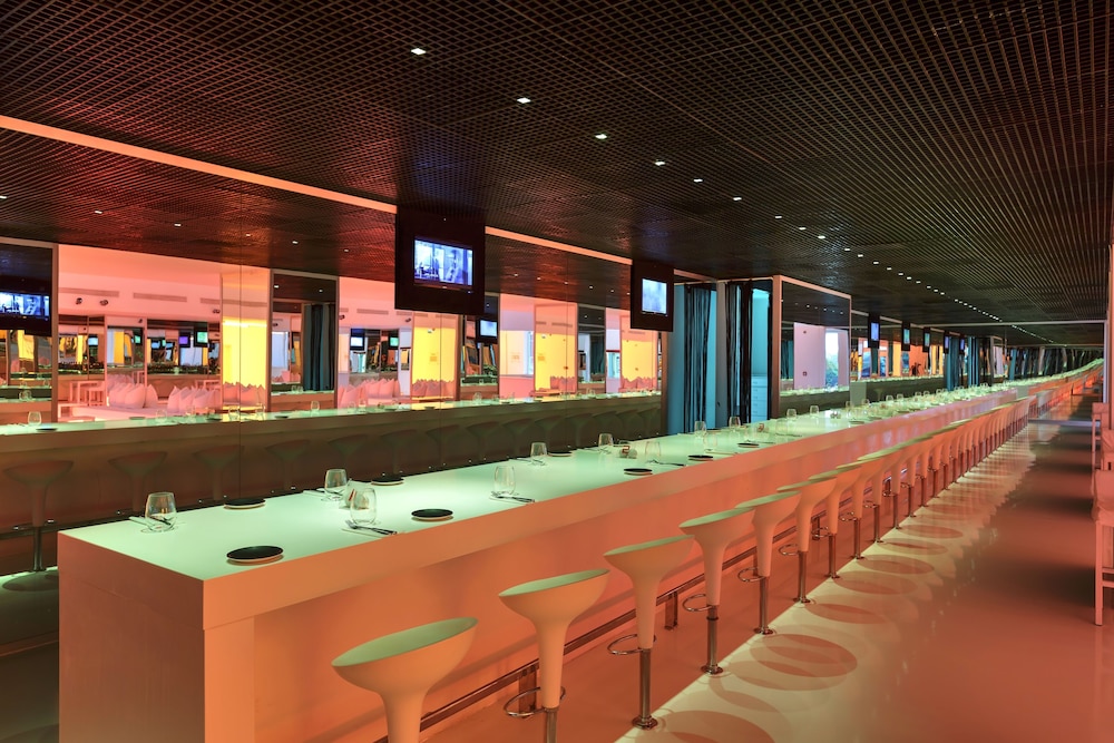 Hotel Bar