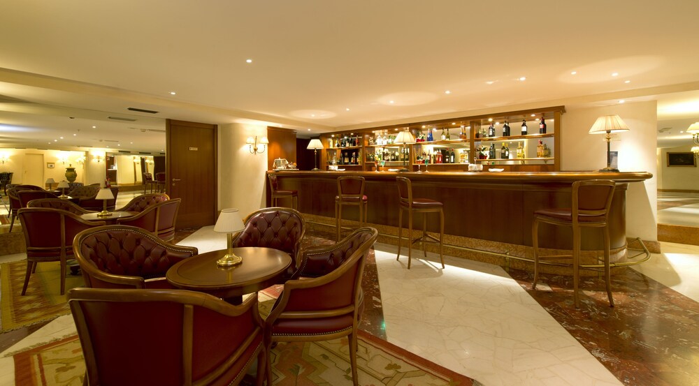 Hotel Bar